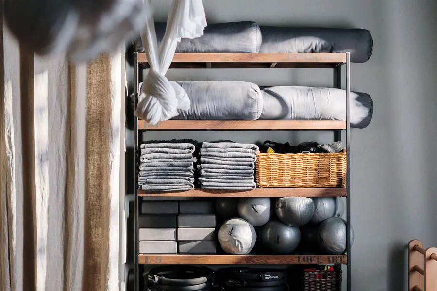 Pilates props en accessoires keurig opgesteld